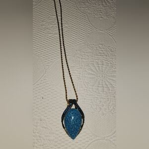 Elegant Blue Pendant Necklace
